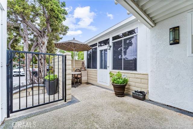 Laguna Woods, CA 92637,2128 Via Puerta #D