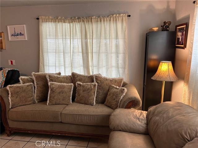Corona, CA 92882,1214 E Street