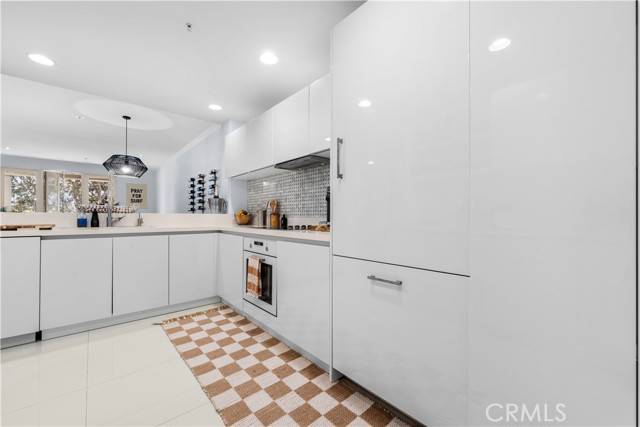 Irvine, CA 92612,2233 Martin #212