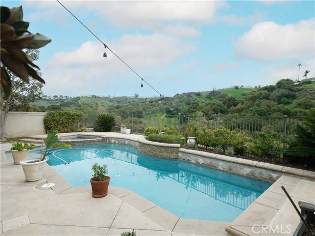 Anaheim Hills, CA 92808,1062 S Miles Court