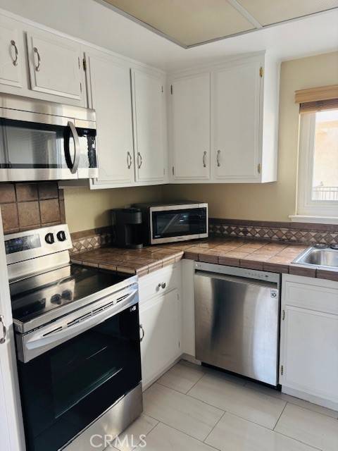 Laguna Woods, CA 92637,2391 Via Mariposa #3F