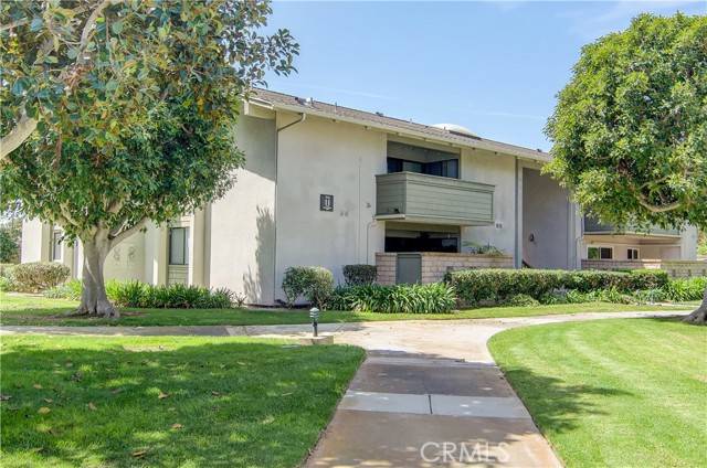 Huntington Beach, CA 92646,8777 Coral Springs Court #11B
