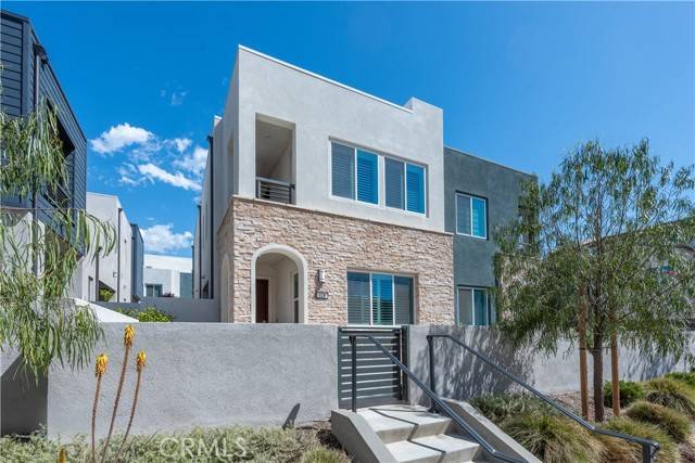 Irvine, CA 92618,128 Baluster