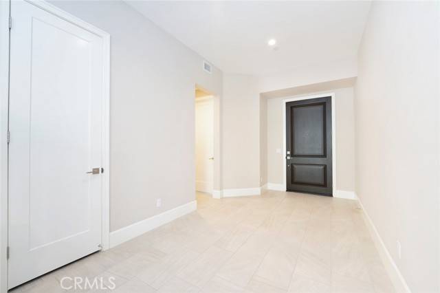 Irvine, CA 92602,247 Oceano