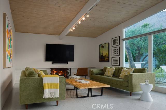 Palm Springs, CA 92262,823 N Fair Circle