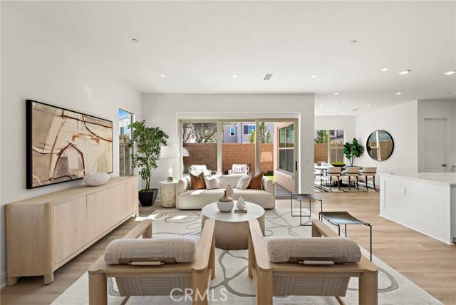 Irvine, CA 92618,122 Eversedge