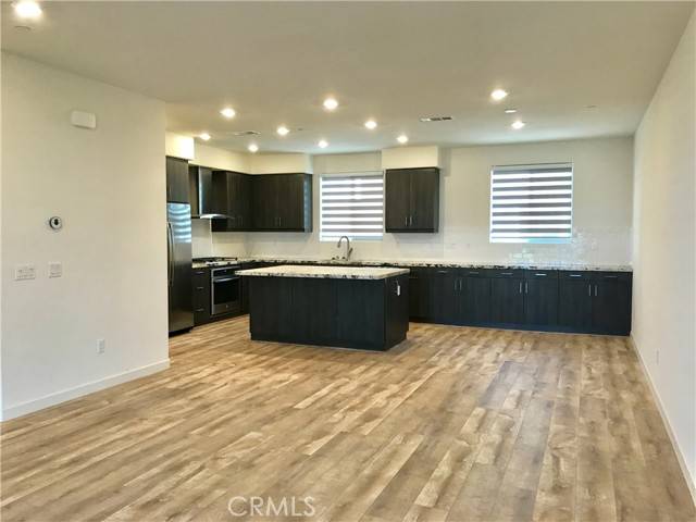 Irvine, CA 92618,258 Harringay