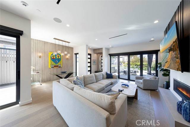 Huntington Beach, CA 92648,506 7th Street