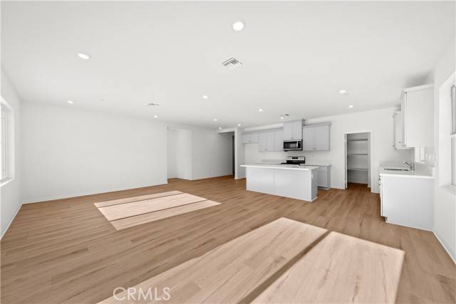Riverside, CA 92507,7736 Nectarsweet Drive