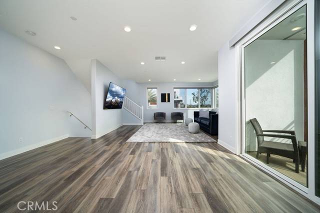 Tustin, CA 92782,430 Transport