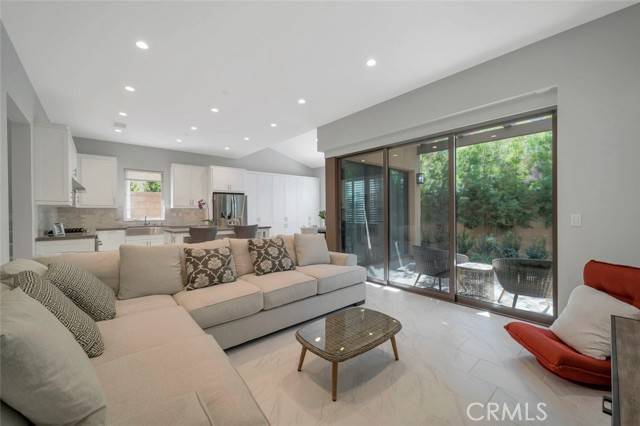 Irvine, CA 92618,129 Lomita