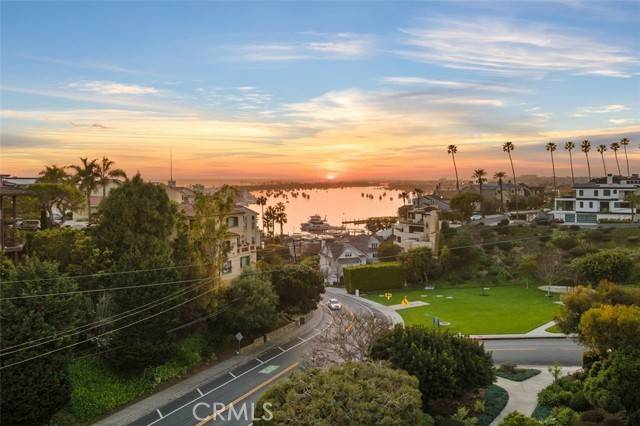 Corona Del Mar, CA 92625,2516 Bayside Drive
