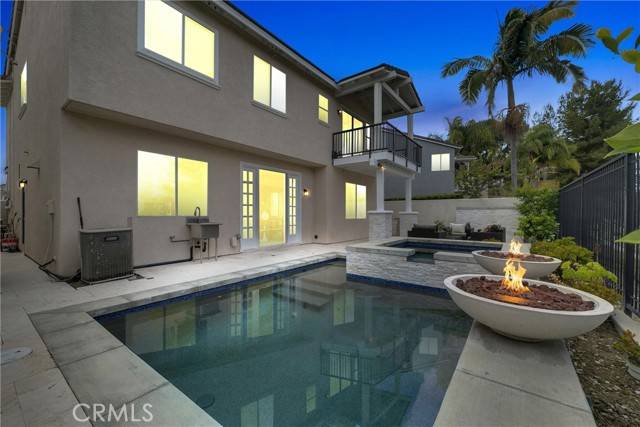 Aliso Viejo, CA 92656,7 Dusk Way