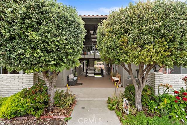 Laguna Woods, CA 92637,2134 Via Puerta #D