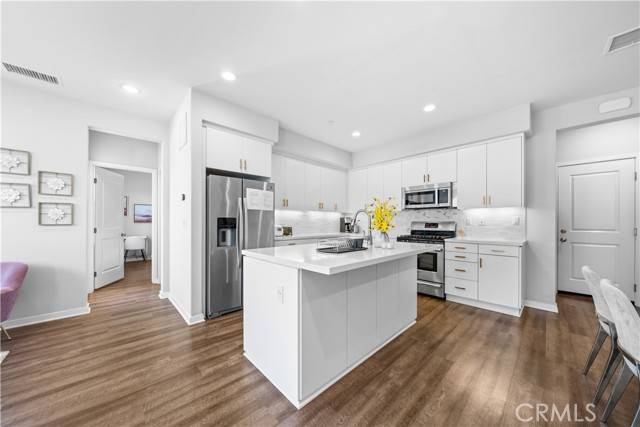 Irvine, CA 92620,56 Bay Laurel
