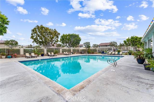 Irvine, CA 92604,44 Elksford Avenue #3
