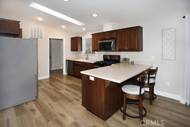 Tustin, CA 92780,37 Estrella