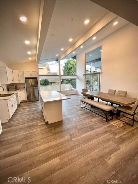 Huntington Beach, CA 92647,17322 Yosemite Circle