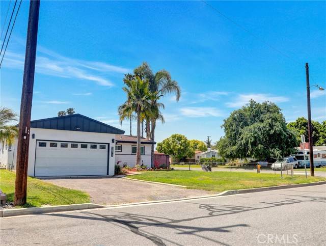 Anaheim, CA 92804,2872 W Skywood Circle