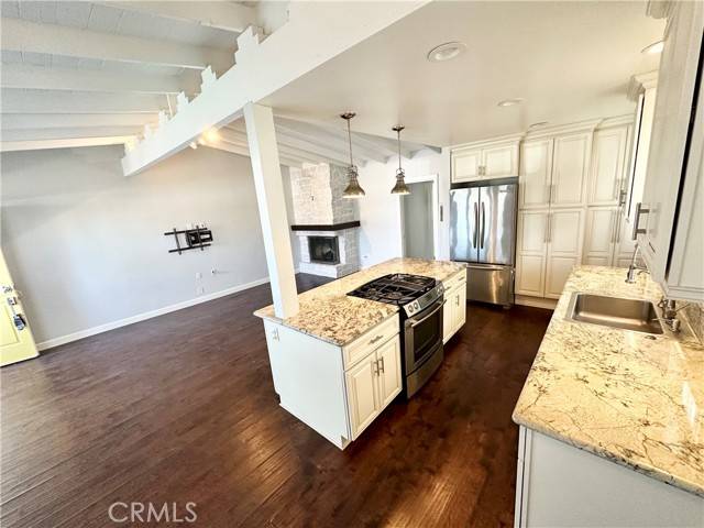 San Clemente, CA 92672,109 W Escalones