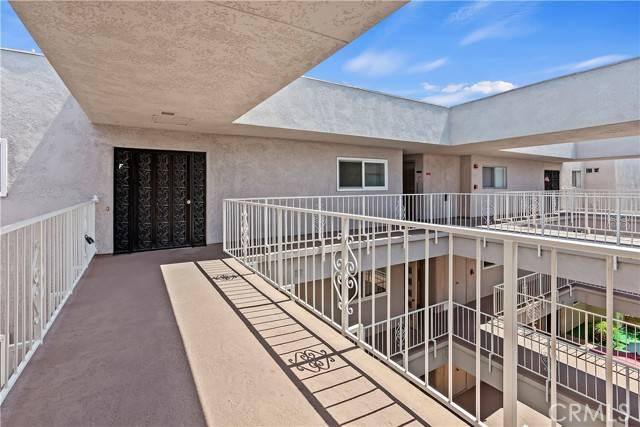 Laguna Woods, CA 92637,2355 Via Mariposa #3F