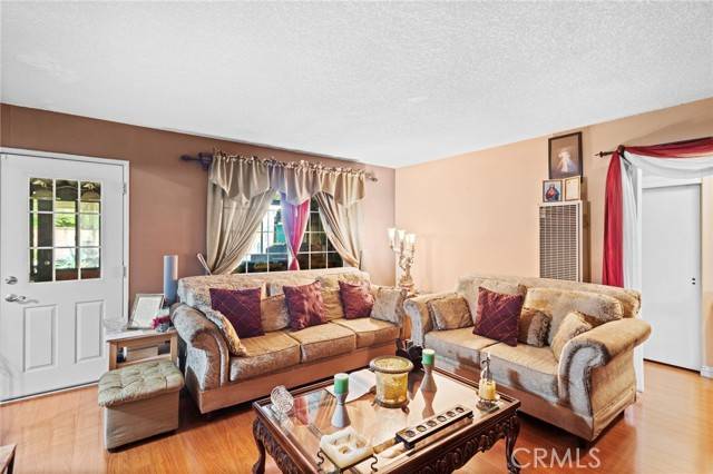 Santa Ana, CA 92704,1406 W Camden Place