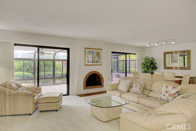 Laguna Woods, CA 92637,5315 Cantante