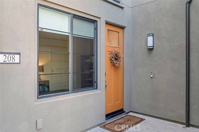 Irvine, CA 92618,208 Novel