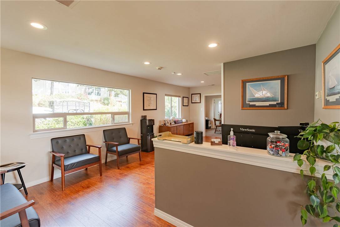 Fallbrook, CA 92028,140 W Hawthorne Street