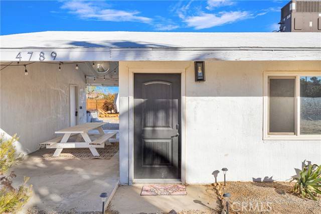 Joshua Tree, CA 92252,4789 Avenida Del Sol
