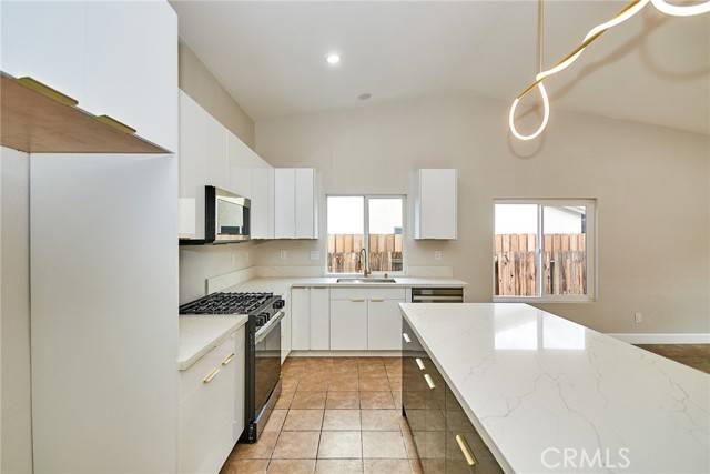 Victorville, CA 92392,13123 Arvila Drive