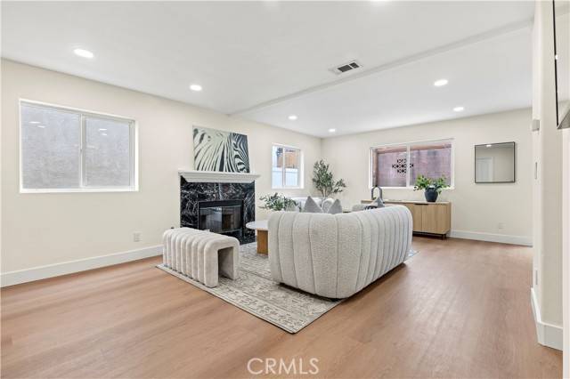 Hawthorne, CA 90250,4431 W 138th Street #B