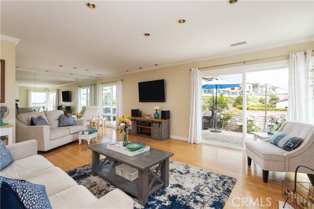 San Clemente, CA 92672,379 Camino San Clemente