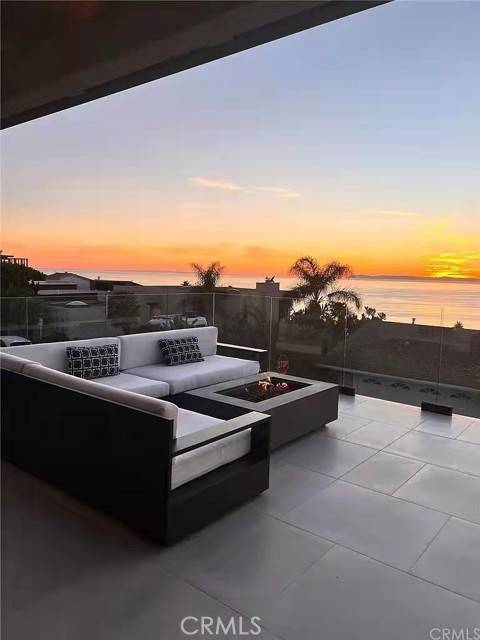 Laguna Beach, CA 92651,1220 Ensenada Avenue