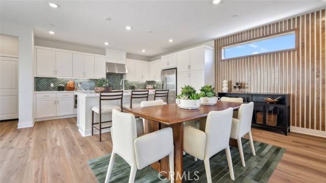 Irvine, CA 92618,320 Galway