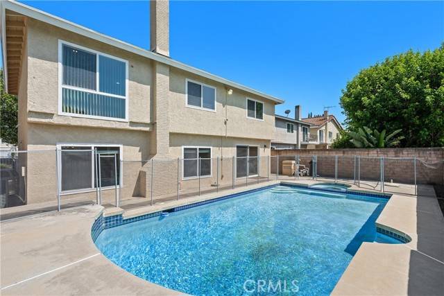 Tarzana, CA 91335,6331 Chimineas Avenue