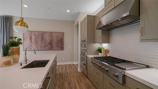 Valencia, CA 91354,29452 Via Diamante