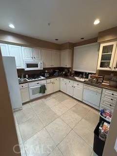 Irvine, CA 92606,402 Marinella Aisle