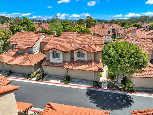 San Diego, CA 92130,3860 Creststone Place