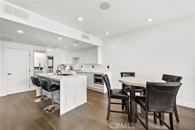 Long Beach, CA 90803,5322 Marina Pacifica Drive