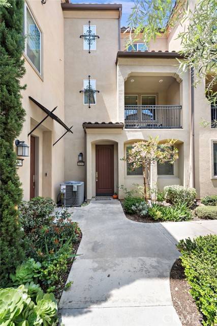 Yorba Linda, CA 92886,18301 Goldbark Way