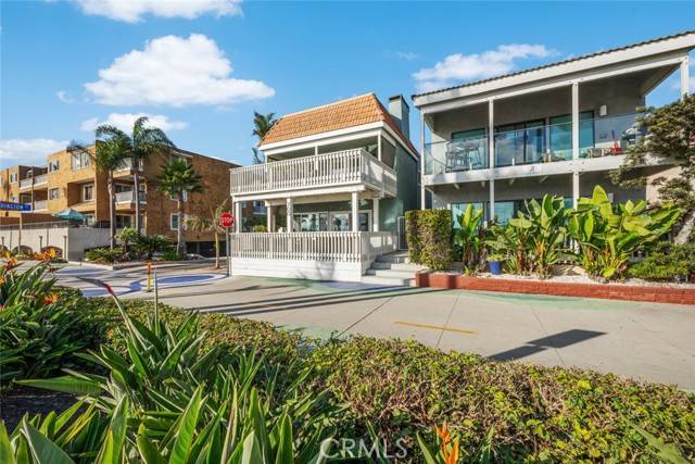 Newport Beach, CA 92661,700 E Oceanfront