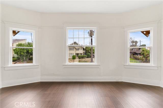 Los Angeles, CA 90018,1940 S La Salle Avenue