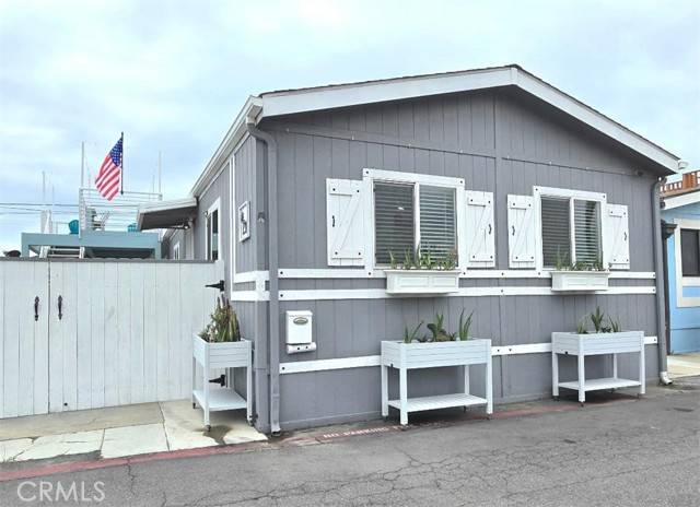 Huntington Beach, CA 92646,21752 Pacific coast hwy #11A
