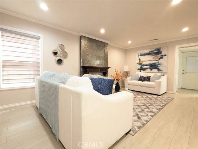 Irvine, CA 92620,4 Henry