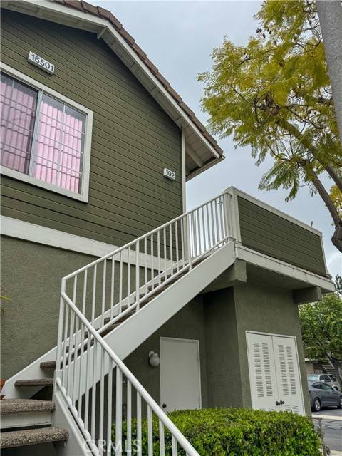 La Mirada, CA 90638,16501 Dundee Court #102