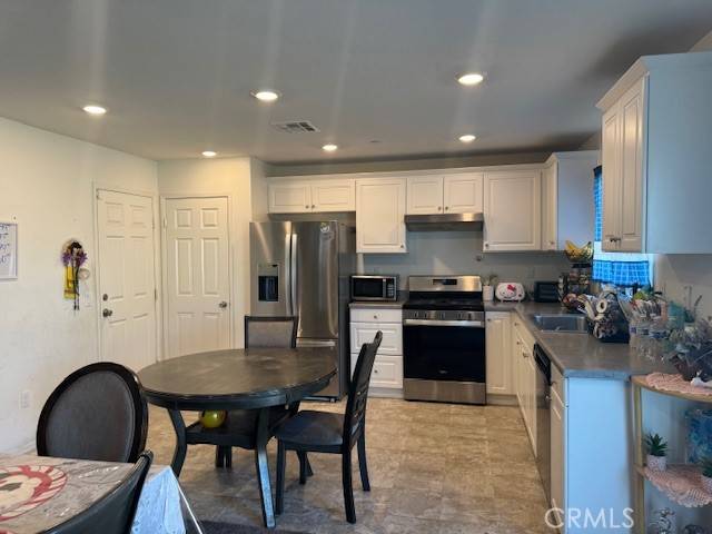 Victorville, CA 92395,12982 9th Avenue