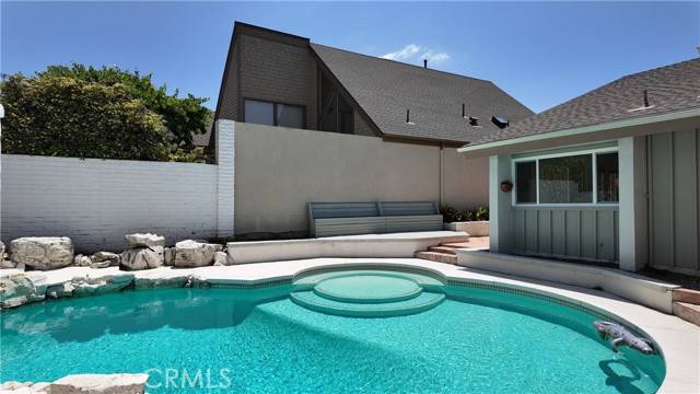 Irvine, CA 92612,4592 Green Tree Lane