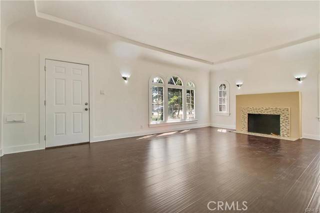 Compton, CA 90220,443 W Tichenor Street