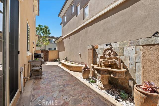 Irvine, CA 92620,182 Rhapsody
